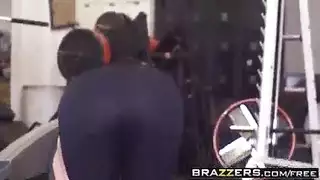 نيك عنيف في قاعة تدليك