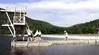 جماع جماعي سخيف: لقاء جنسي جماعي صريح بمزاج طريف