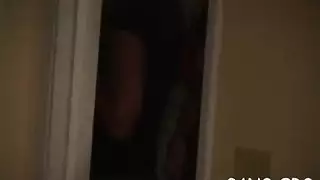 البحث عن عمل؟ لا، إنهن يبحثن عن رجال مثليين للجماع