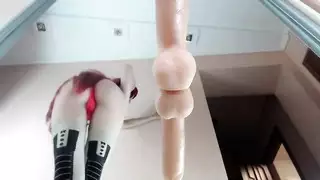  مراهقة شقراء تطلب جنس إباحي أقسى من جرعتها اليومية