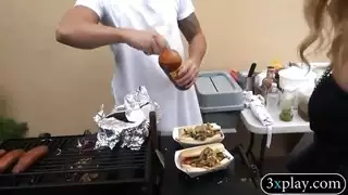 بورن مثلي صريح: شابان إبوني ورجل أسود مسيطر