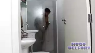 هزات مغلّفة: ميليسا تمارس الجنس طيلة احتفالات عيد ميلادها