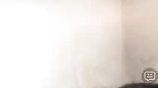 قطعة كبيرة شابة تحصل على الديك