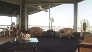 جوليا لوكس الشقراء تُملأ في كلا الفتحتين