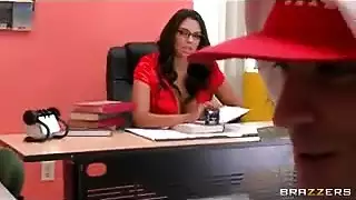 إباحية عربية محرمة: أسرار عائلية مُطلَقة