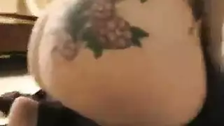 عاجزة مقيدة وممزقة