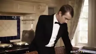 سكس جماعي مترجم | نيك الخادمة المثيرة مع الزوجة