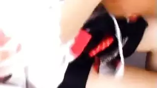 عاهرات صغيرات في مشاعر جنس قاسية