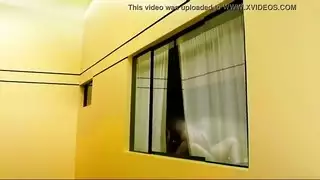 جنس جماعي في متجر الملابس: مشهد بورنو أجنبي صريح