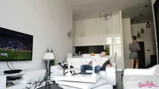 الساقين جرسونة انثنى