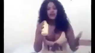 ثعلبة الصحراء: امرأة مصرية حارّة تتوق للضربات الجنسية القاسية