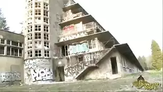 مشهد عربي إباحي: مص قضيب وجنس خشن مع فتاة قذرة