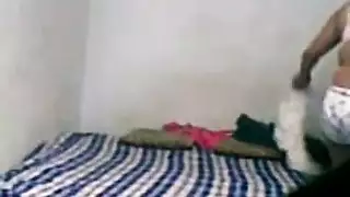 نيك عنيف: فتاة الحفلة تُستعمل في كل فتحاتها