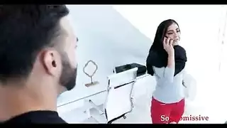 ترى انتصابه فتذوب رغبة