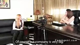 هاوية شقراء تتدرب على الجنس الخشن من ثنائي ذو خبرة