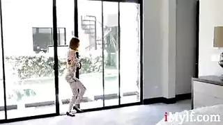 إرضاء مضاعف للجمال مع سحاق صريح بين فتاتين