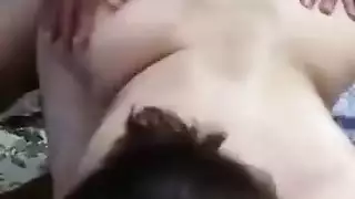 أوgy عربي جامح: الديوث ينضم إلى الجنس الجماعي لزوجته