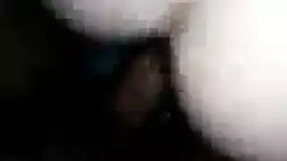 تتوسل لذلك القضيب الأسود الكبير ليدخل أعمق