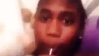 مراهقة صغيرة تُمارس الجنس بقوة في المقعد الخلفي