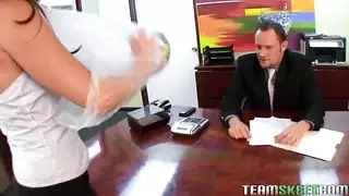 سيدة مصرية بدينة في منتصف العمر تمارس الجنس الجماعي