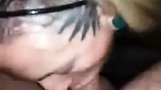ابتلاع قضيب منتصب قبل البث المباشر على الكاميرا