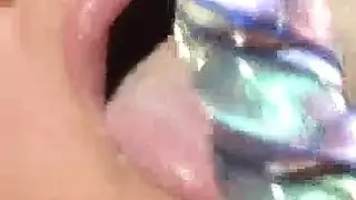 حليب أشقر آيمي ريد في إباحية سحاقية مع كوغر ساخنة