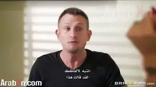 بنتان يلعبان بكس بعضهم مترجم