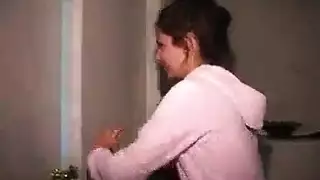 استوديو فني إباحي: جنس فميّ مكثف وقذف على الوجه من بندر