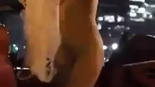 بيتيت الجمال في شرائط الملابس الداخلية المثيرة واللعبة الملاعين لك على كام