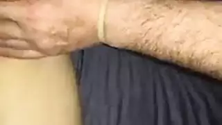 هواة سمراء مع وشم الوجه تعطي رأساً ثم تأخذ وضعية الكلب