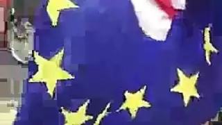 يتمتع الناس قرنية بالتدليك الاسترخاء في صالون تدليك مريح أثناء الغش على شركائهم