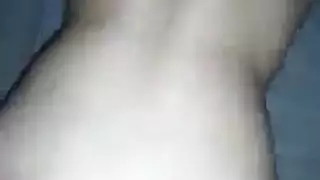 جنس فموي عميق وعضو أنثوي مشدود مع موديل ساخن