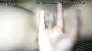 مراهقة تلعب بفرجها ثم تأخذ قضيب