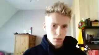 نيك بت دبدوبه وقزف في كسها فيديو قصير