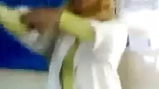 بوس واحضن مترجم