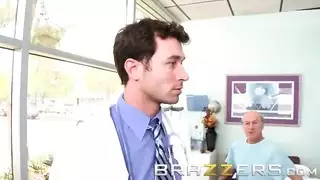 رضاعة راجل للمراة لثديها
