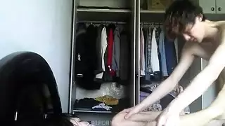 فرك الكس بقوة وتحش الأصابع