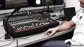 ينيكه وهي محشوره فى الغساله