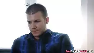 مص قضيب في الخارج مع سوداء مثيرة ترتدي جوارب