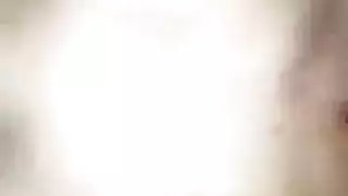 إثارة بيلا: خلع الملابس حتى العري الصريح