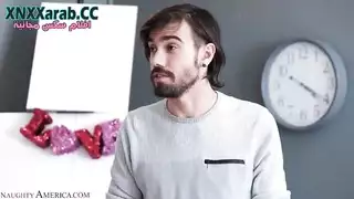 معلمة ساخنة تمارس الجنس مع طالب في عيد الحب