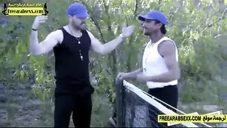 اخي بينيكني زي البنات اللي بيعرفهم