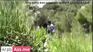 بورنو غابة: فتاة جزائرية تأخذ كل بوصة حتى ينفجر