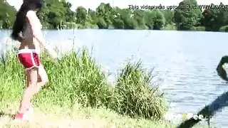 يائسة وعزباء، تمتلئ بالسائل المنوي لتبتسم