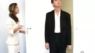 اختراق فرنسي مزدوج: بورنو صعب في مرحاض عام