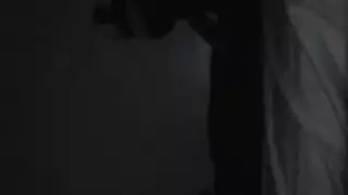 حفلة سكس لهواة: تدخل عميق في كس الفتاة السمراء