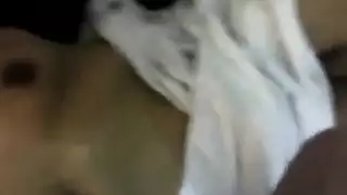 الجميلة النائمة يتم وجهها وكسها