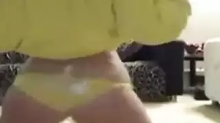 فانتازيا كام ويب: ربة منزل عربية تكشف عن ثدييها الثقيلين