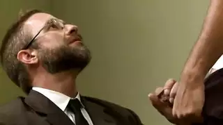 جلسة جنس طوال اليوم: ثنائي متزوج يمارسان الجنس بقوة في السرير