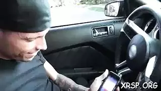 معجبات مهملات خارج جلسة الجنس الحارة بين الفتيات